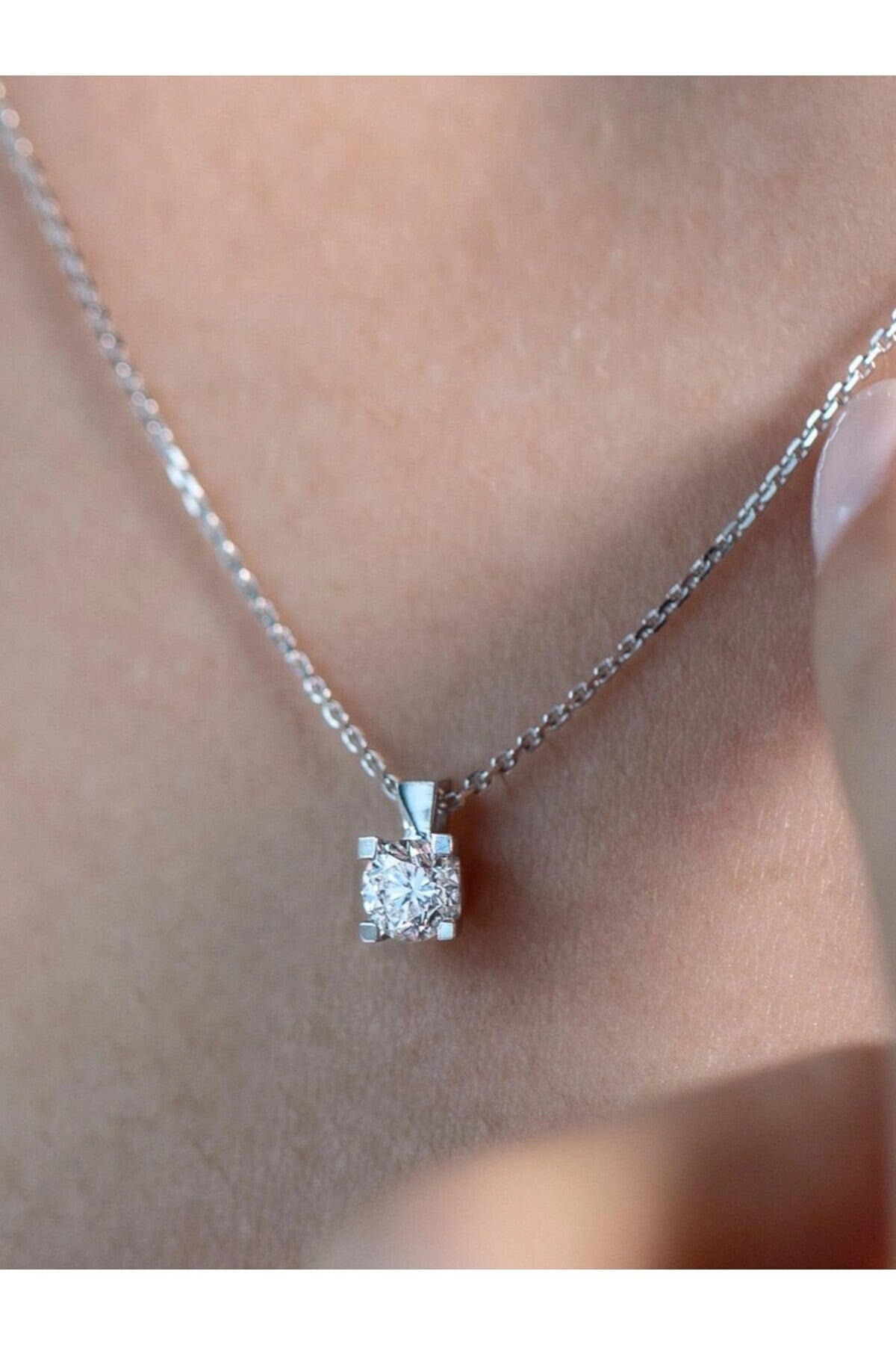 14 K White Gold Kaplama 925 Ayar Gümüş 0.50 Ct Zirconia Tektaş Kolye