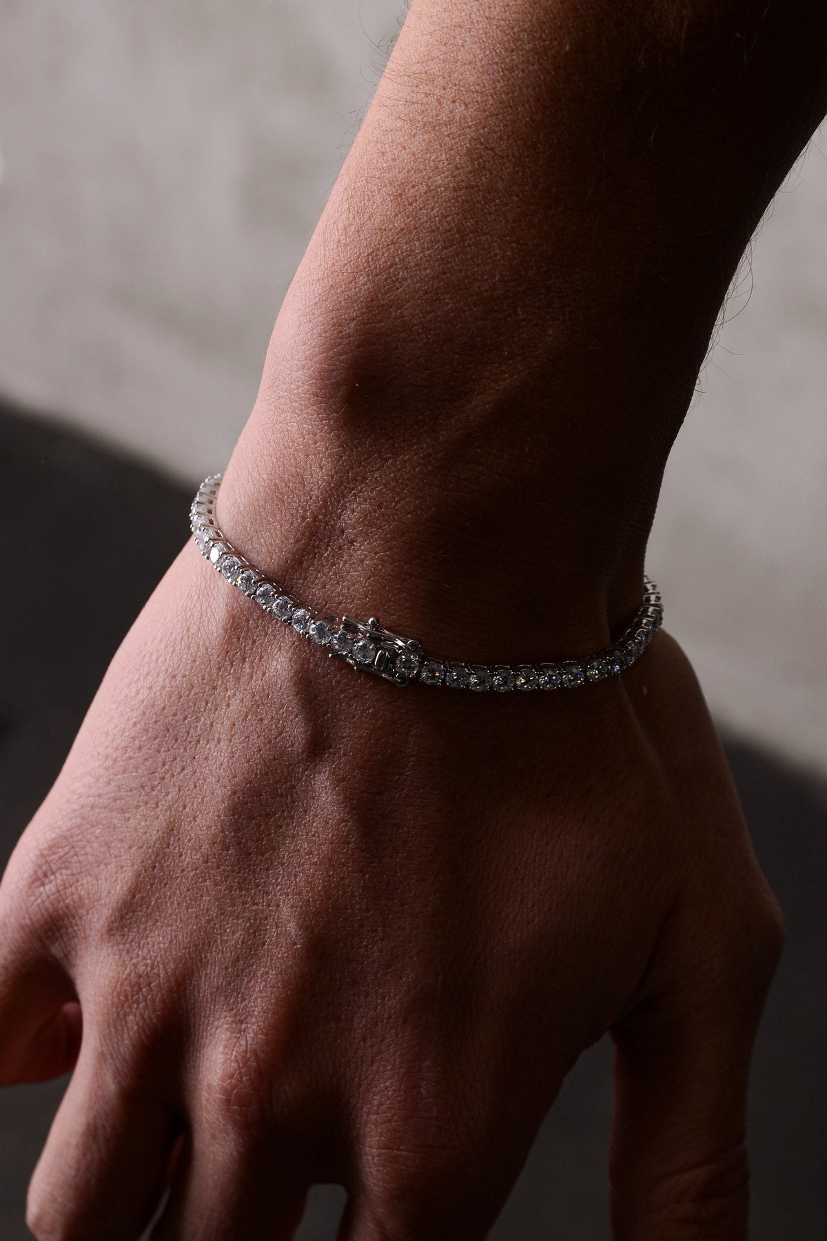14 K White Gold Kaplama 925 Ayar Gümüş İri Tenis Su Yolu Bileklik