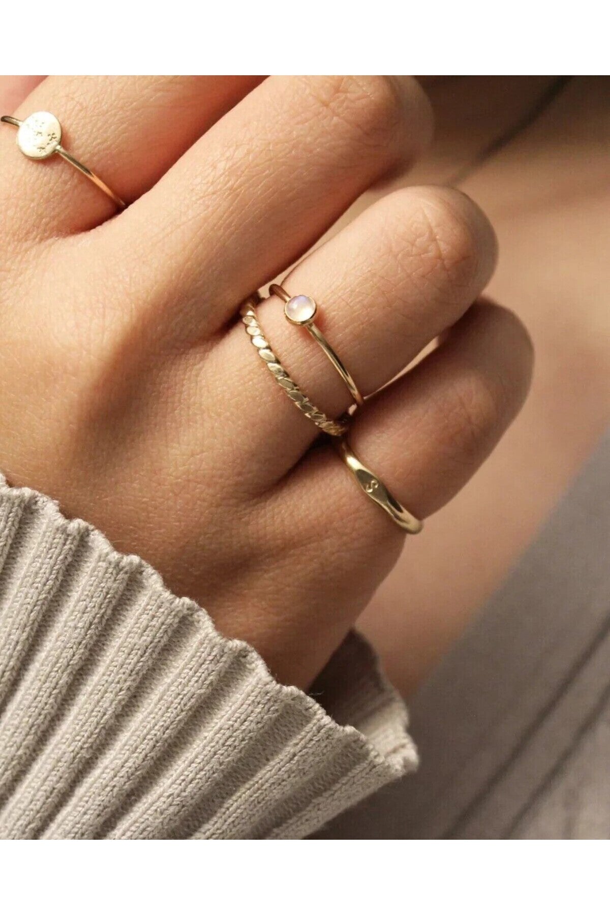 14 K White Gold Kaplama 925 Ayar Gümüş Minimal Harf Yüzük