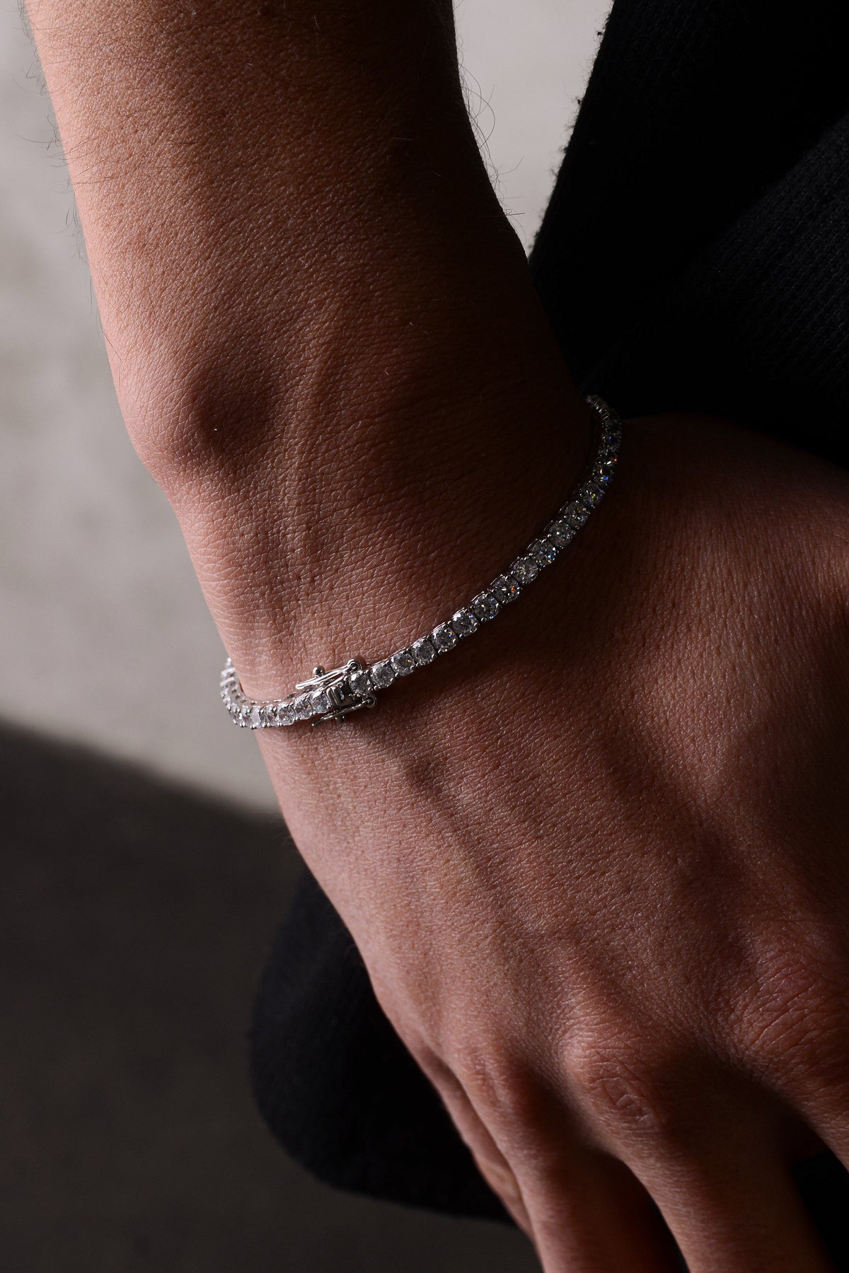 14 K White Gold Kaplama 925 Ayar Gümüş İri Tenis Su Yolu Bileklik