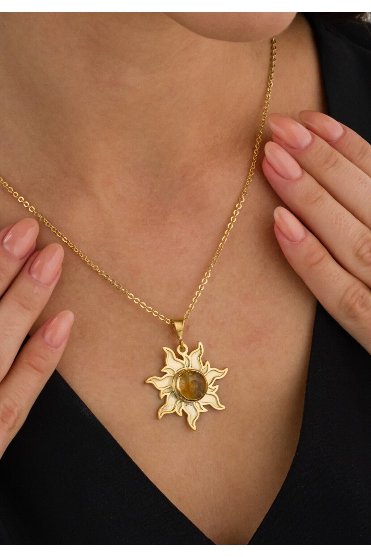 925 Sterling Silver Medallion Sun Motif Shiny Citrine Gold Necklace
