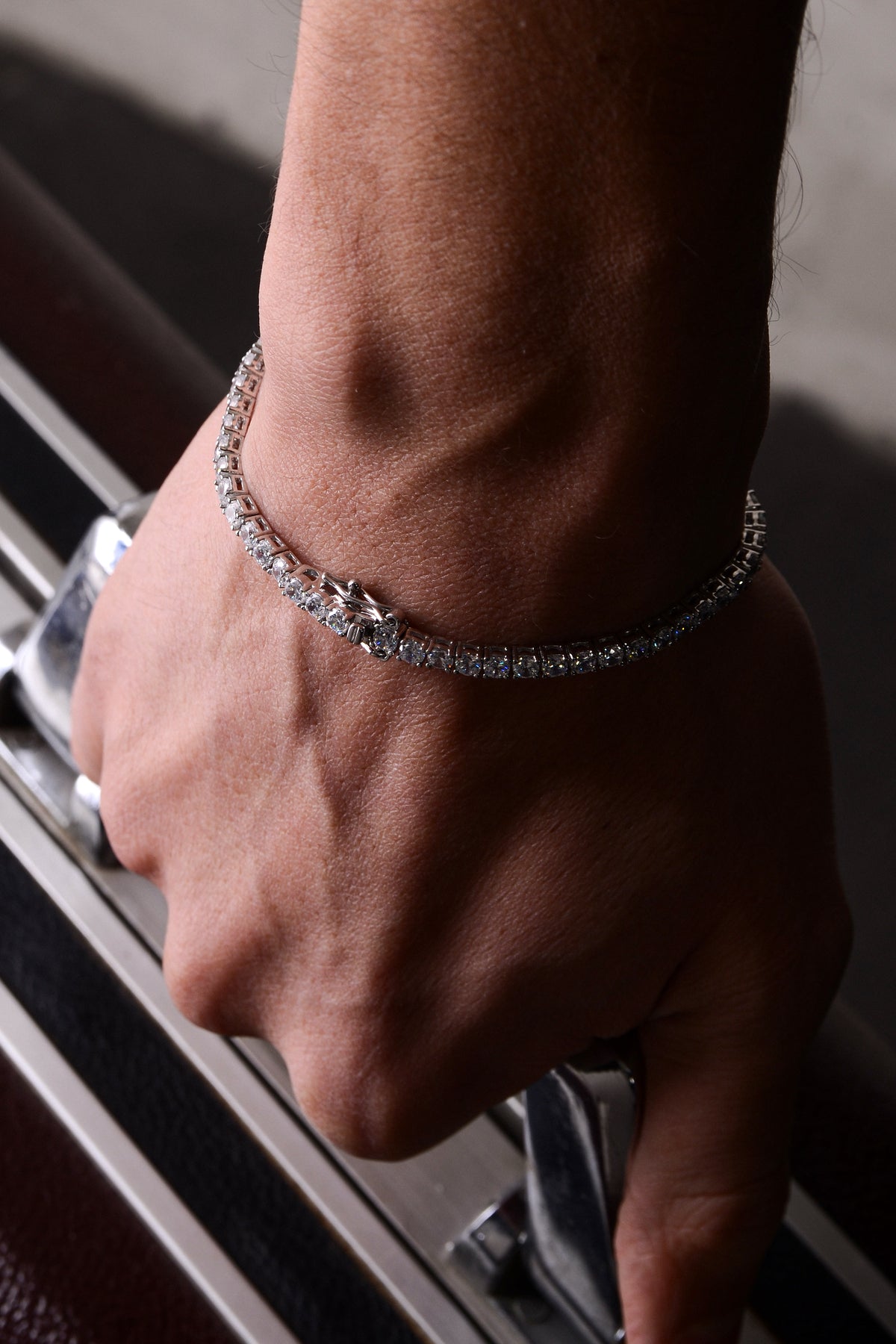 14 K White Gold Kaplama 925 Ayar Gümüş İri Tenis Su Yolu Bileklik