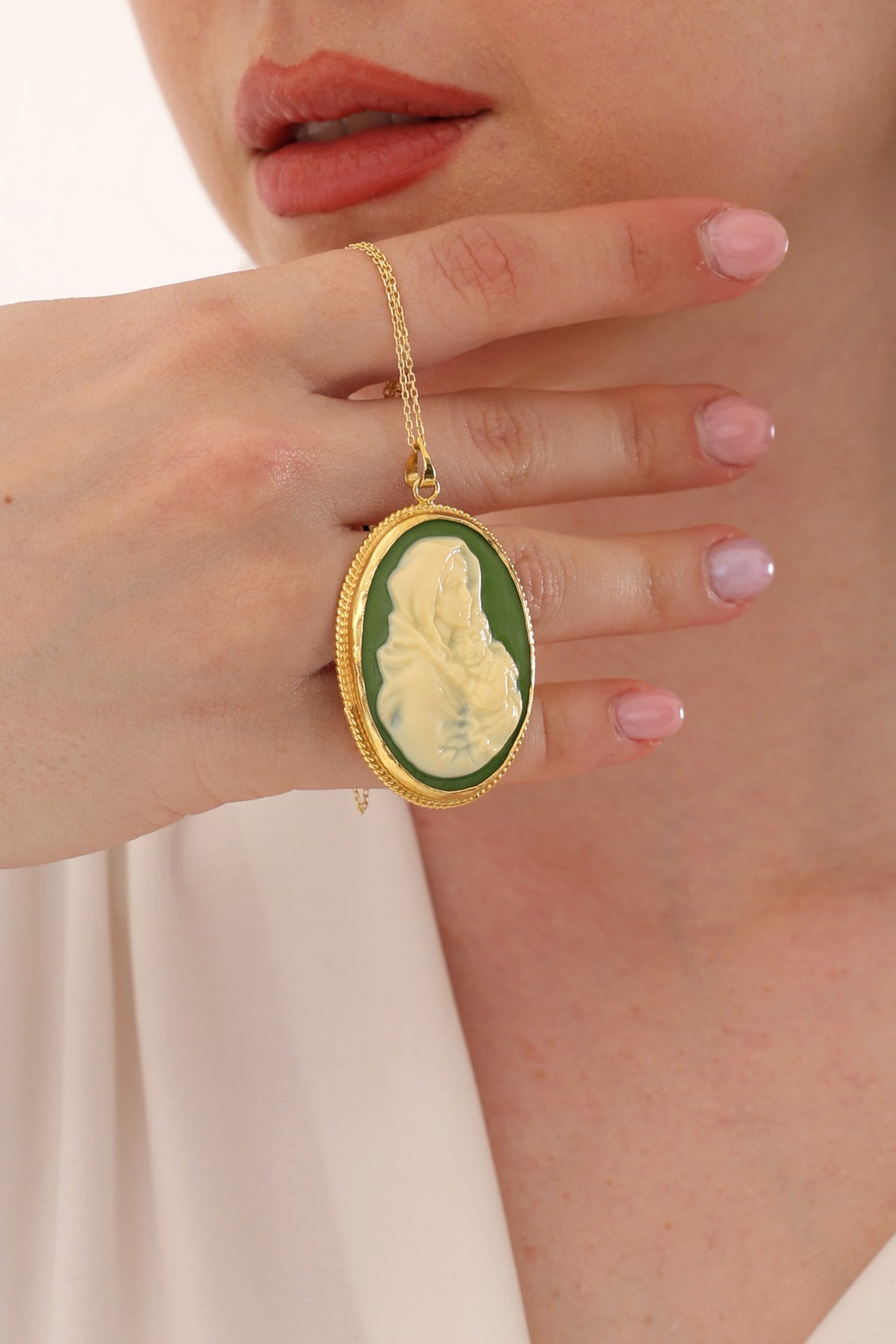 14 K Gold Kaplama 925 Ayar Gümüş Meryem Ana Madalyon Kolye