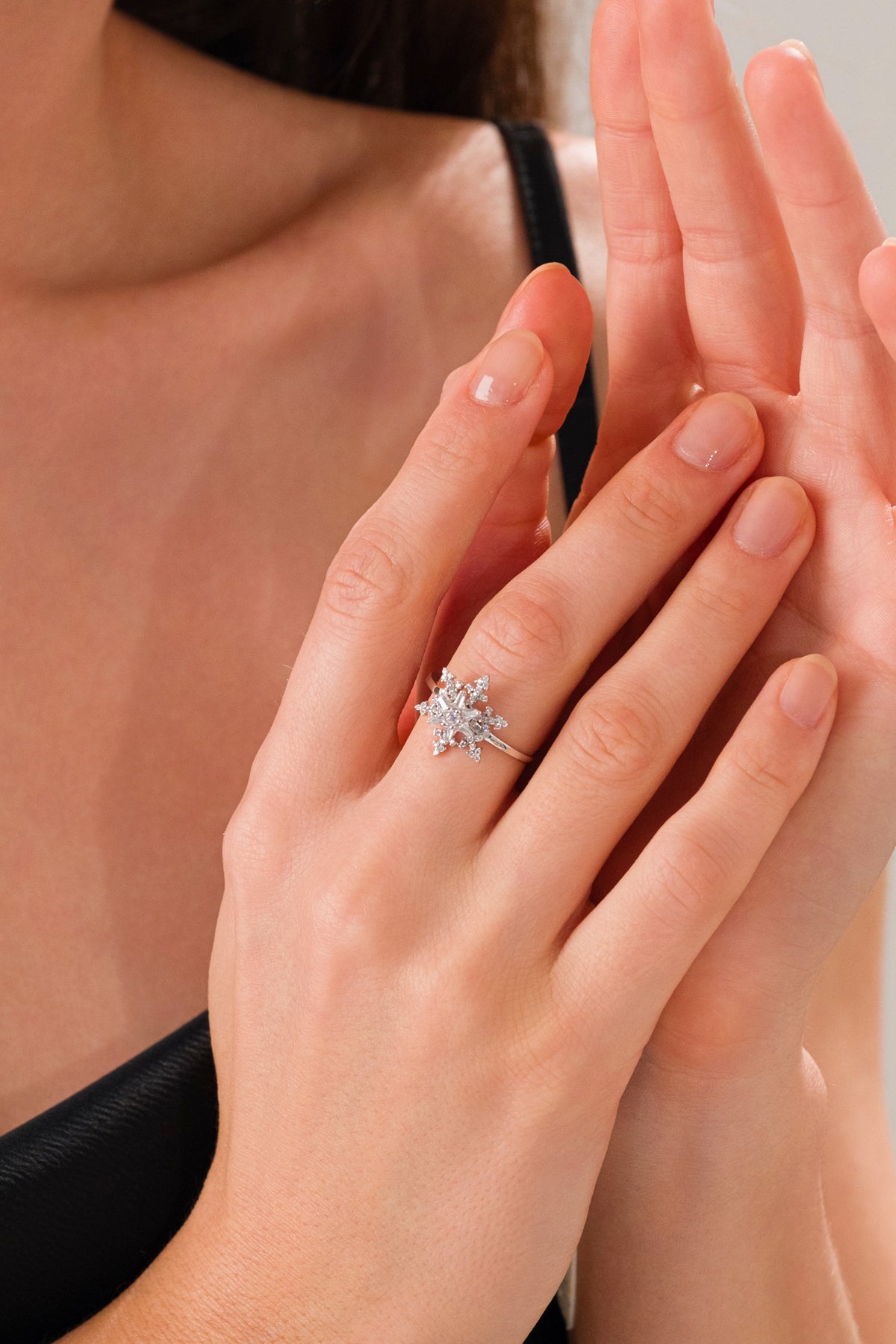 14K White Gold Plated 925 Sterling Silver Snowflake Spinner Ring