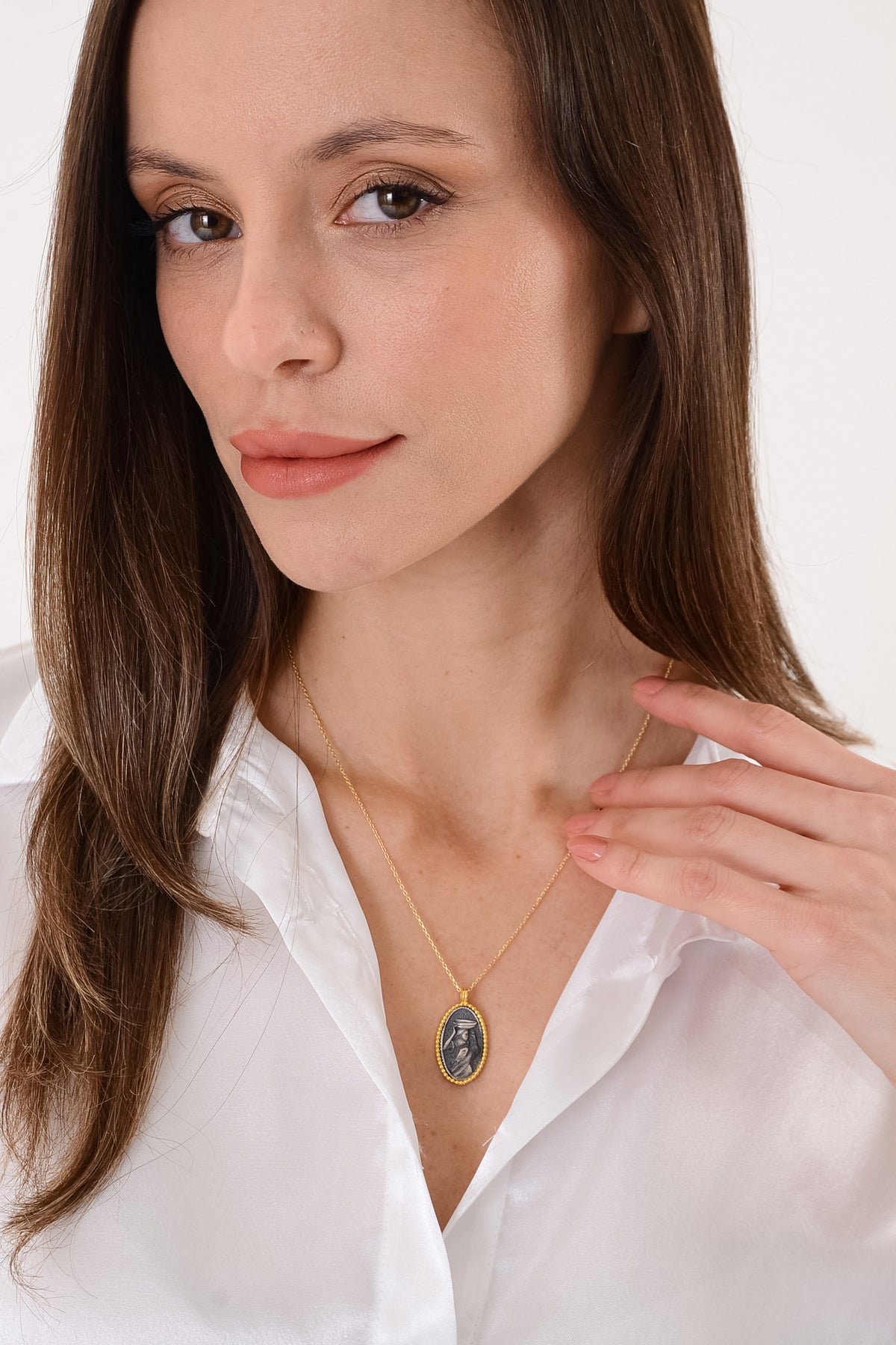 14 K Gold Kaplama 925 Ayar Gümüş Oval Antik Kolye